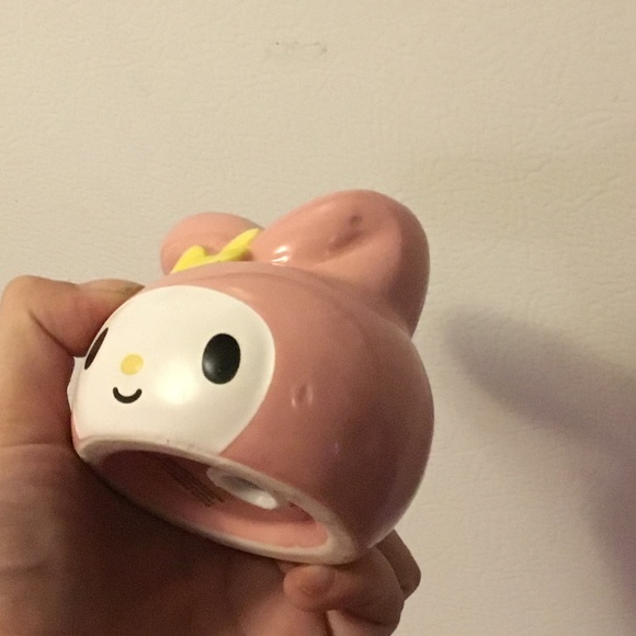 Kuromi and My Melody salt and pepper shakers - Picture 3 of 4